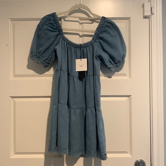 NWT Fame Istanbul Jean Off the Shoulder Tiered Dress Size S - Picture 1 of 4